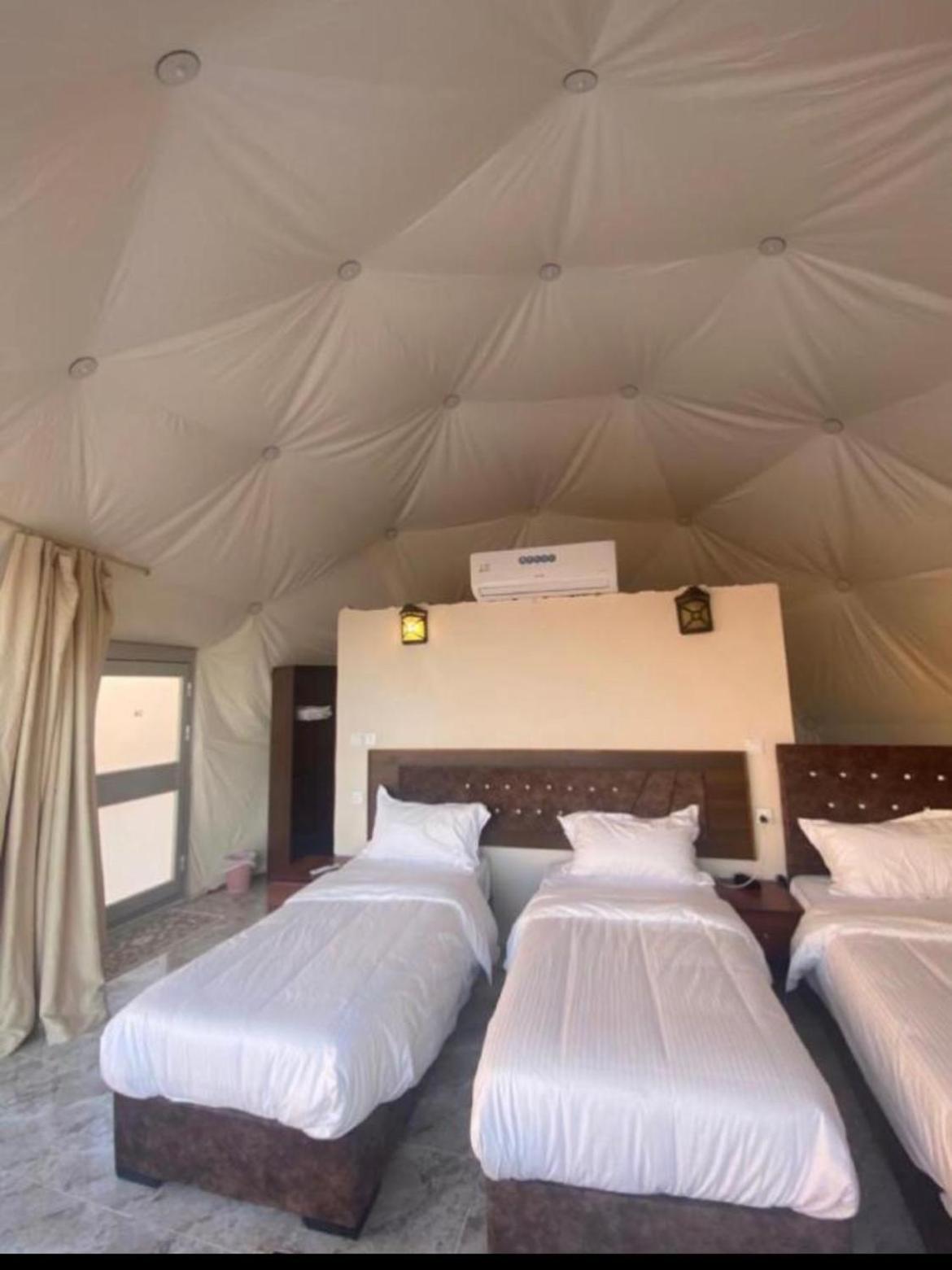 Holiday Inn Luxury Camp Wadi Rum Exterior photo