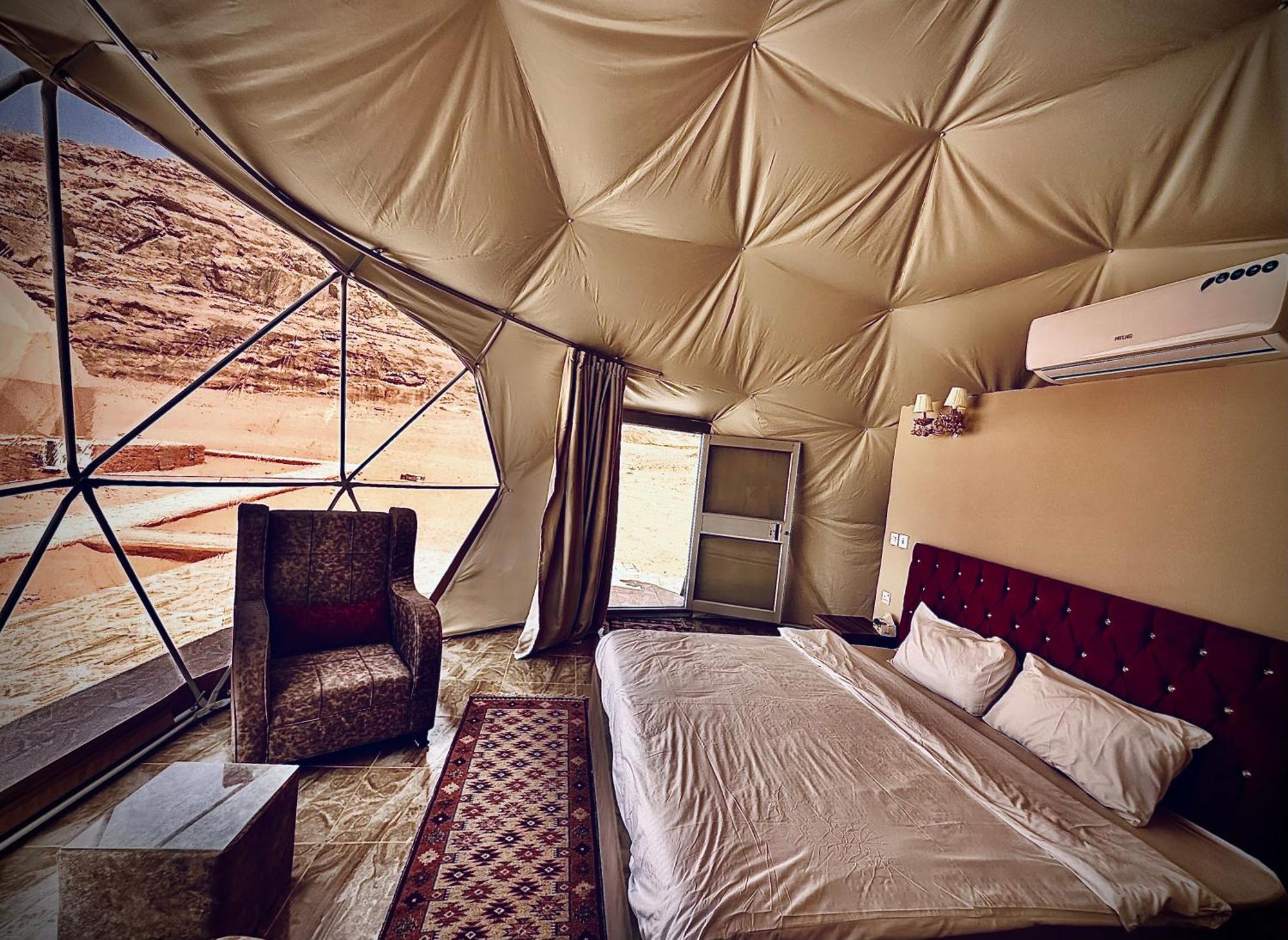 Holiday Inn Luxury Camp Wadi Rum Exterior photo