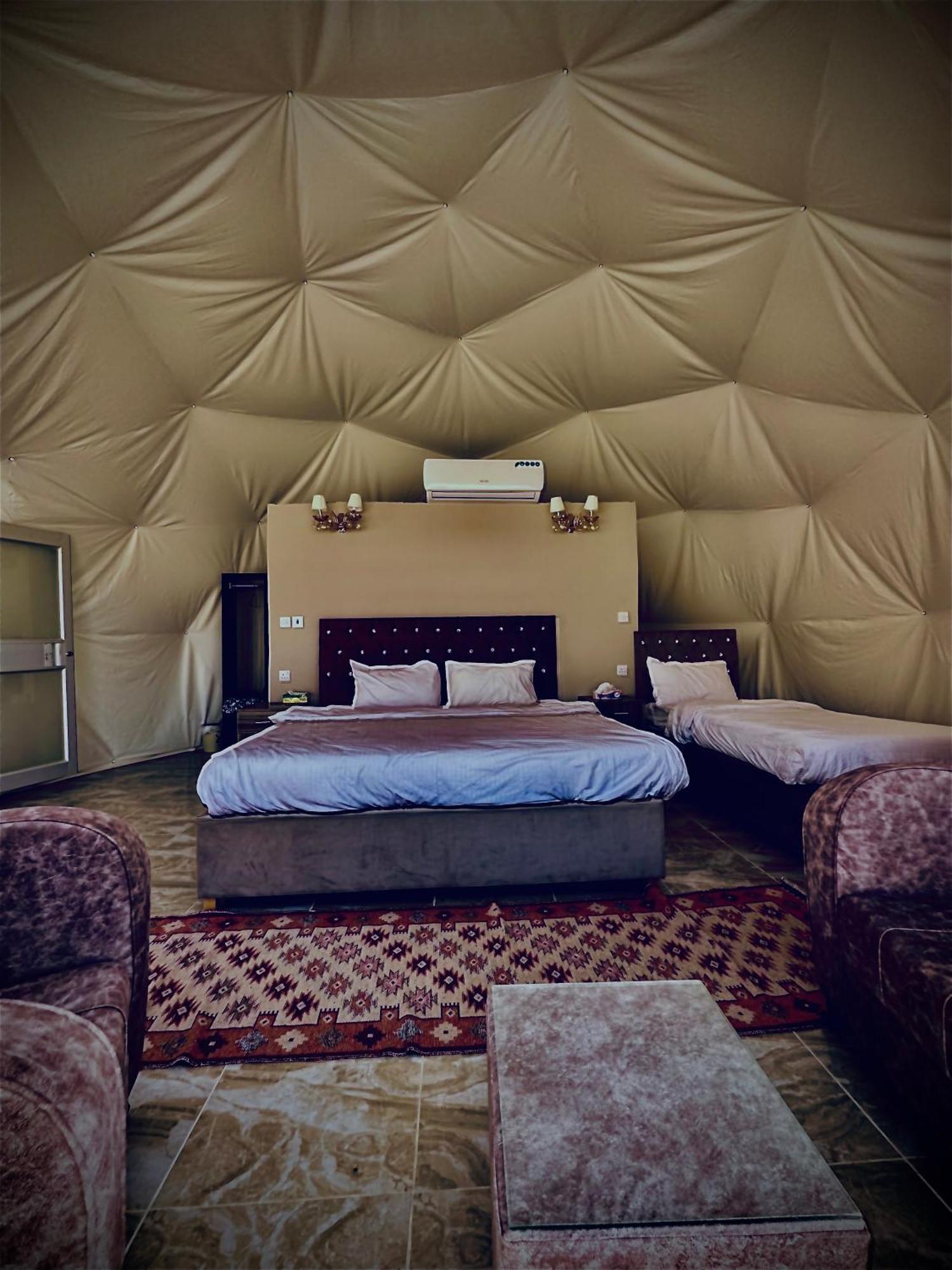 Holiday Inn Luxury Camp Wadi Rum Exterior photo