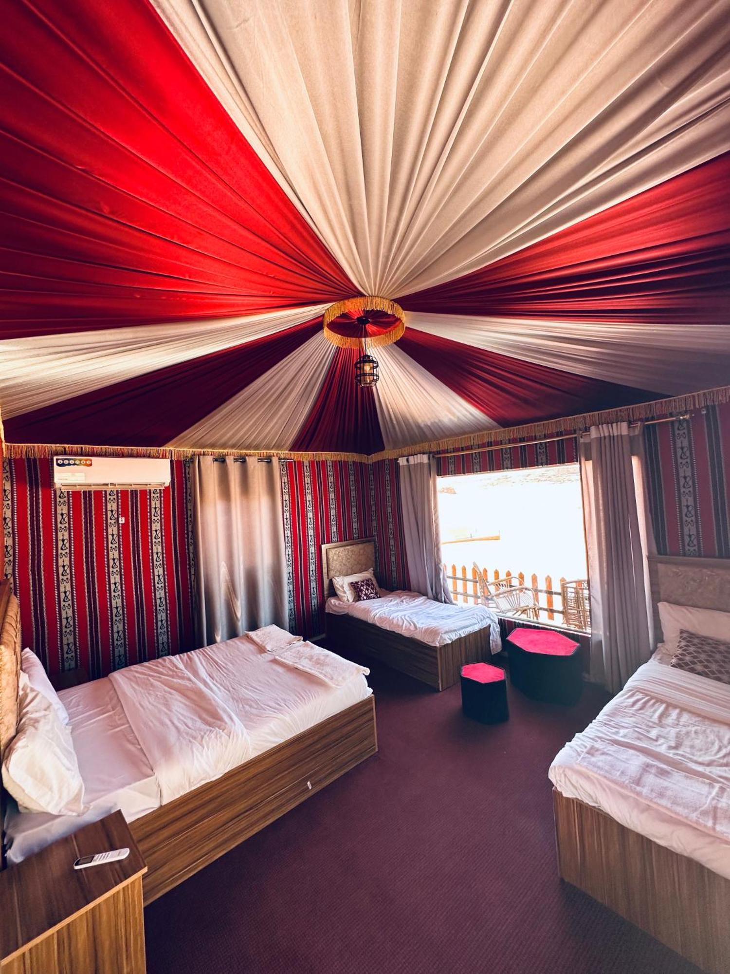 Holiday Inn Luxury Camp Wadi Rum Exterior photo